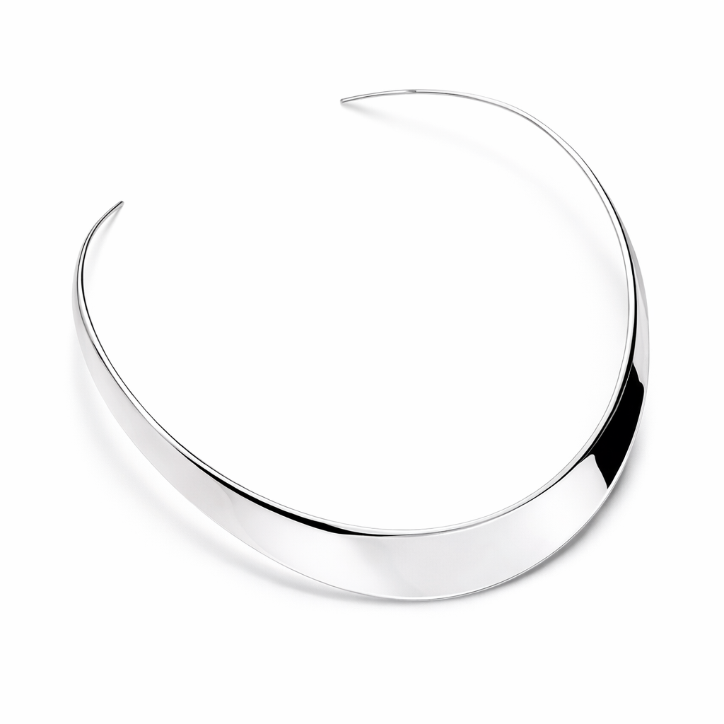Collar With A Wide Front In Sterling Silver