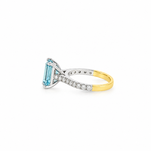 18ct Yellow Gold & Platinum 2.76ct Aquamarine and Diamond Ring