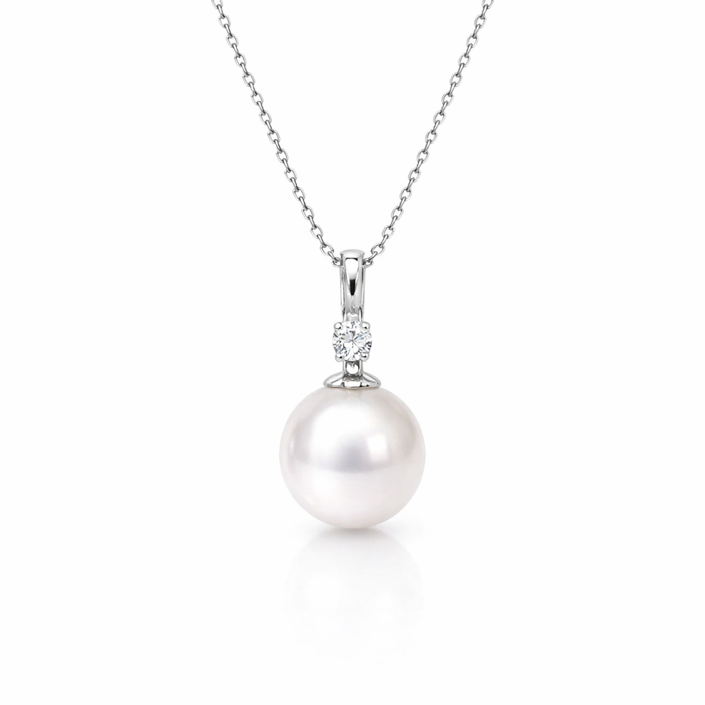 South Sea Pearl And Diamond Pendant | 18K Gold